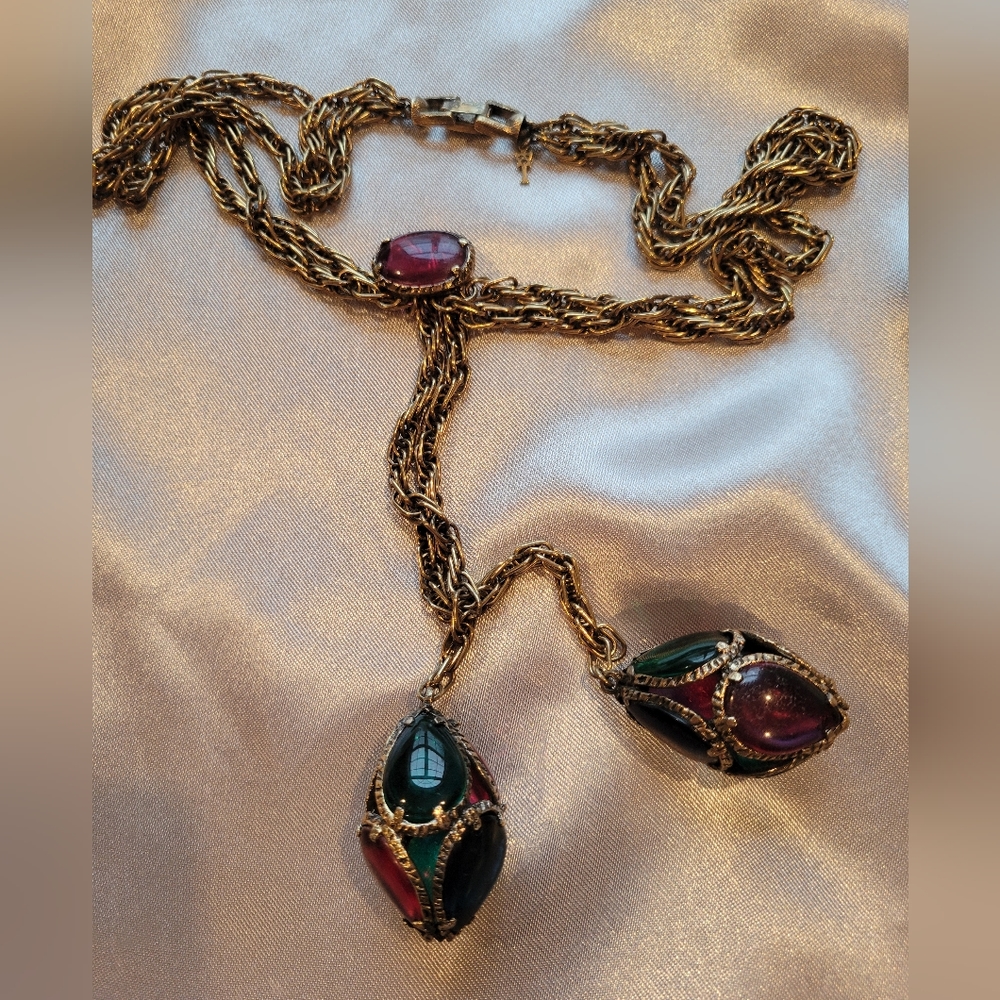 Vintage Trifari RENAISSANCE Lucite & Glass Gripoix Style Heavy Necklace